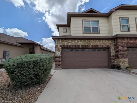 310 Creekside Curve