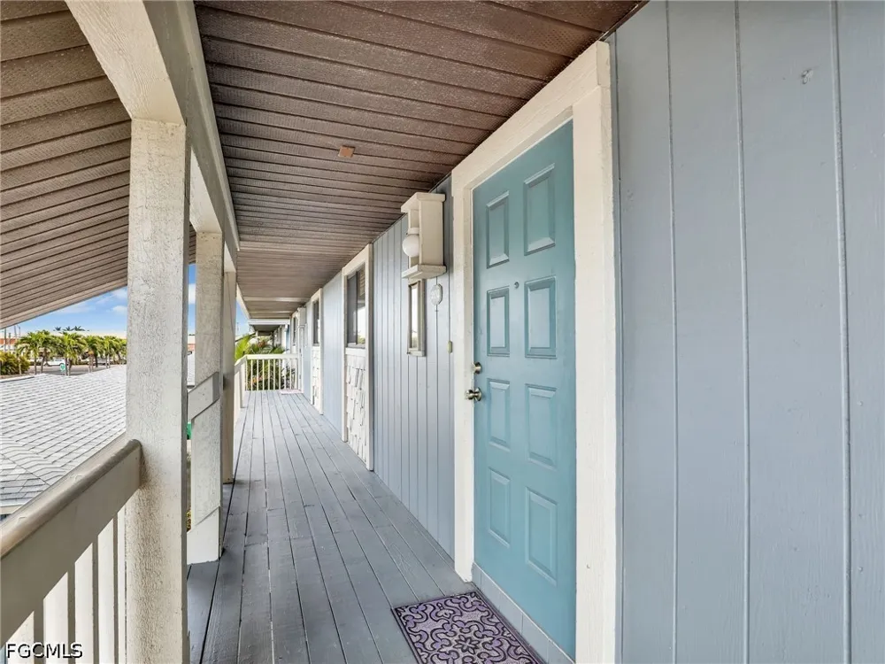 SW 8th Place #202 Cape Coral, FL 33914