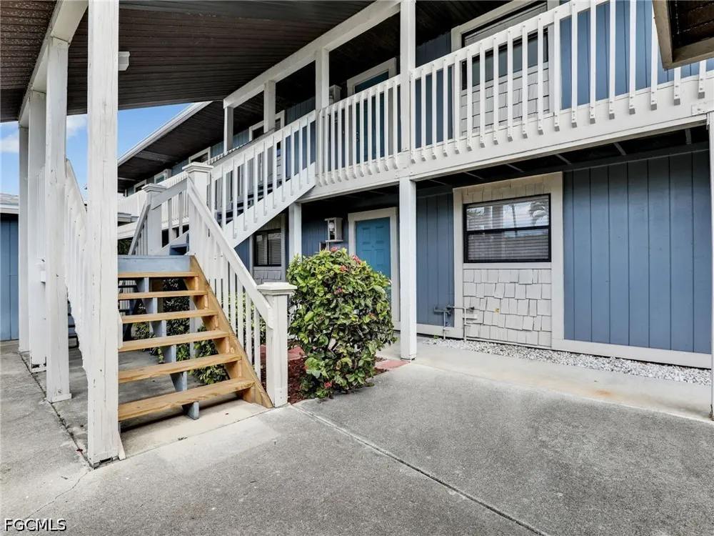 SW 8th Place #202 Cape Coral, FL 33914