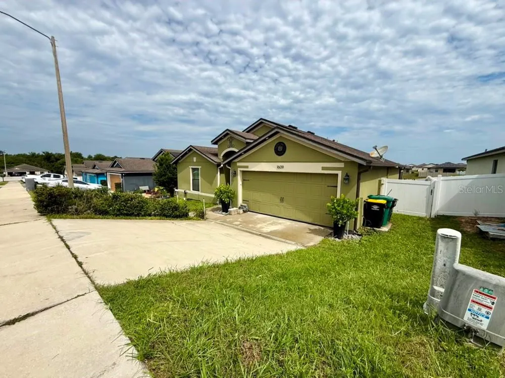 1609 STEELY DRIVE Dundee, FL 33838