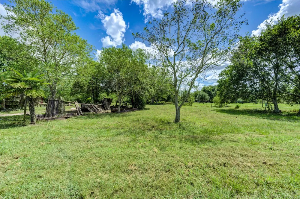 8037 Pesek Lane Needville, TX 77461