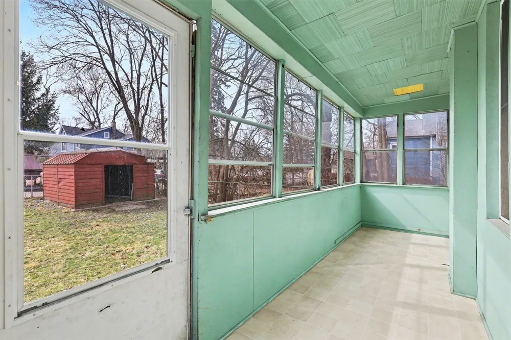 154 Carrier Street NE Grand Rapids, MI 49505