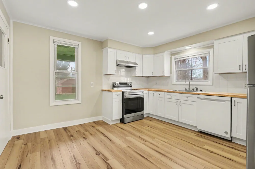154 Carrier Street NE Grand Rapids, MI 49505