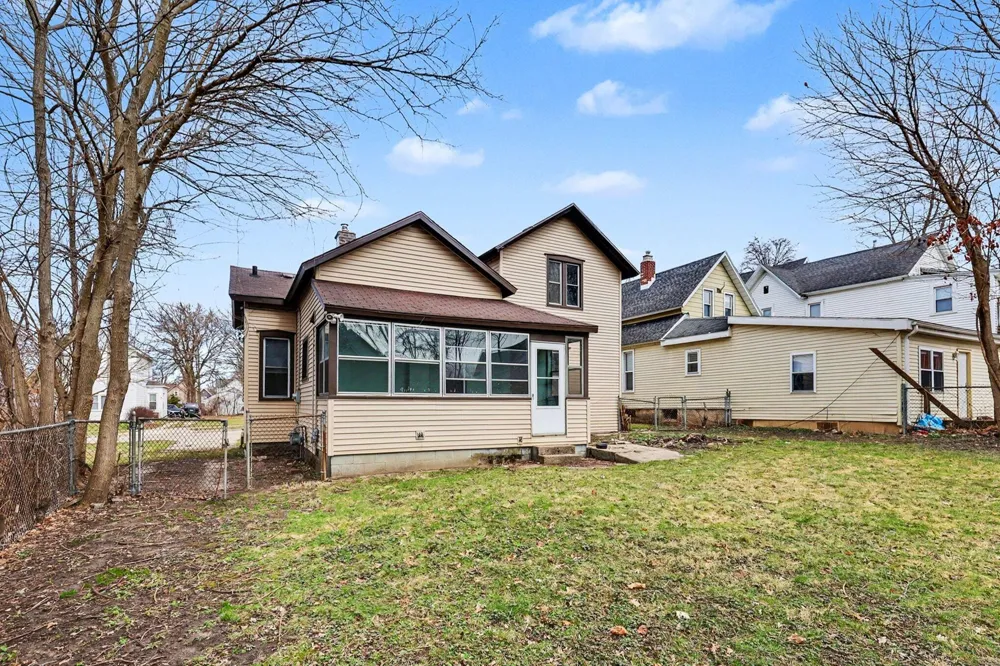 154 Carrier Street NE Grand Rapids, MI 49505