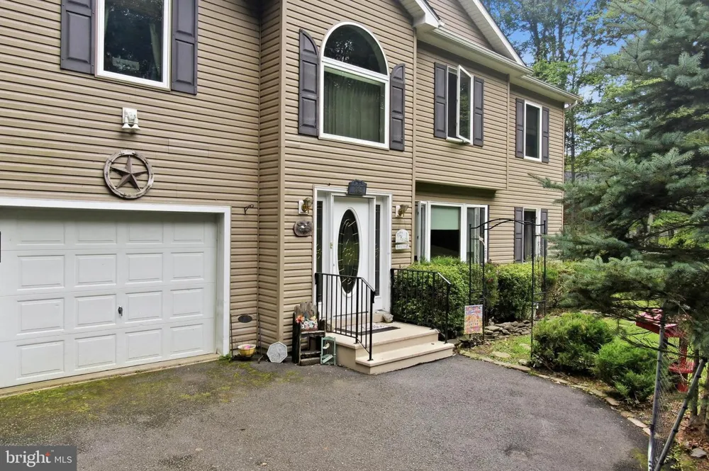 110 AARON DRIVE Pocono Lake, PA 18347