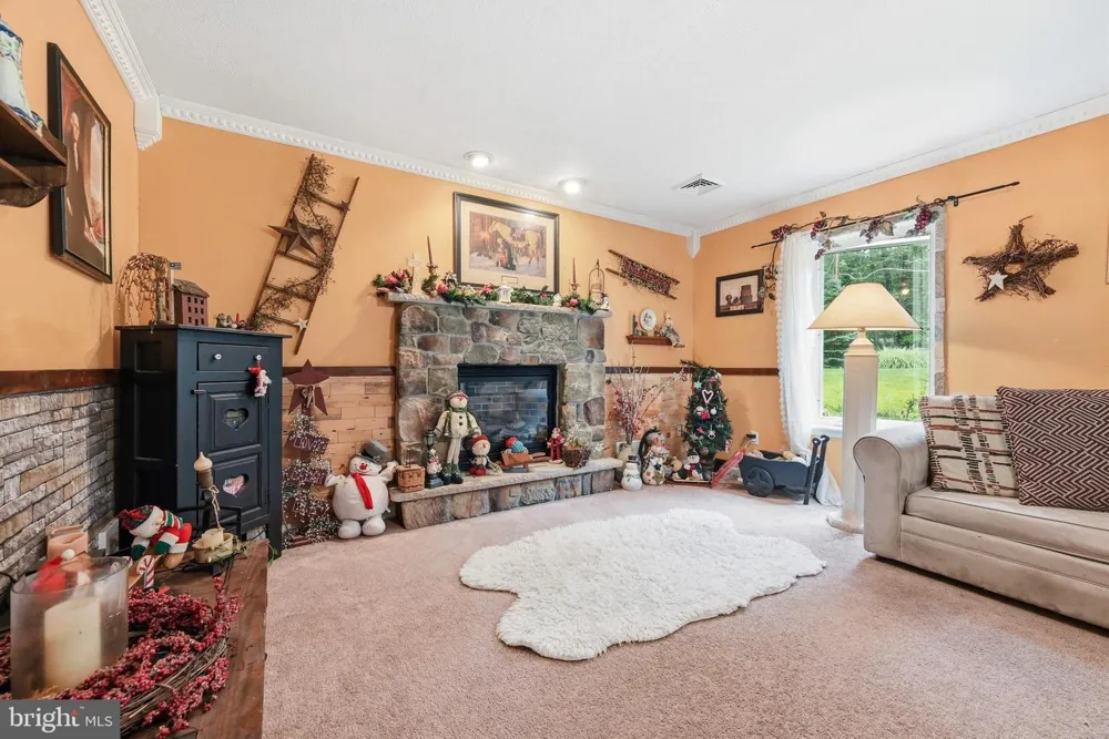 110 AARON DRIVE Pocono Lake, PA 18347