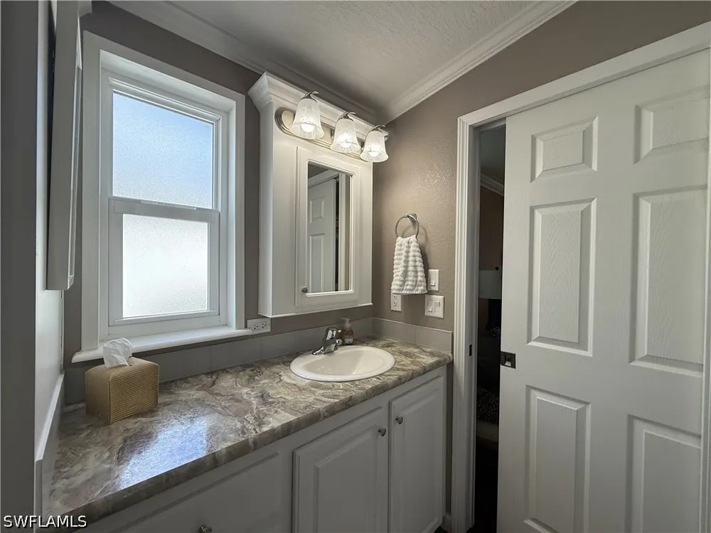 Diamond Lake Circle Naples, FL 34114