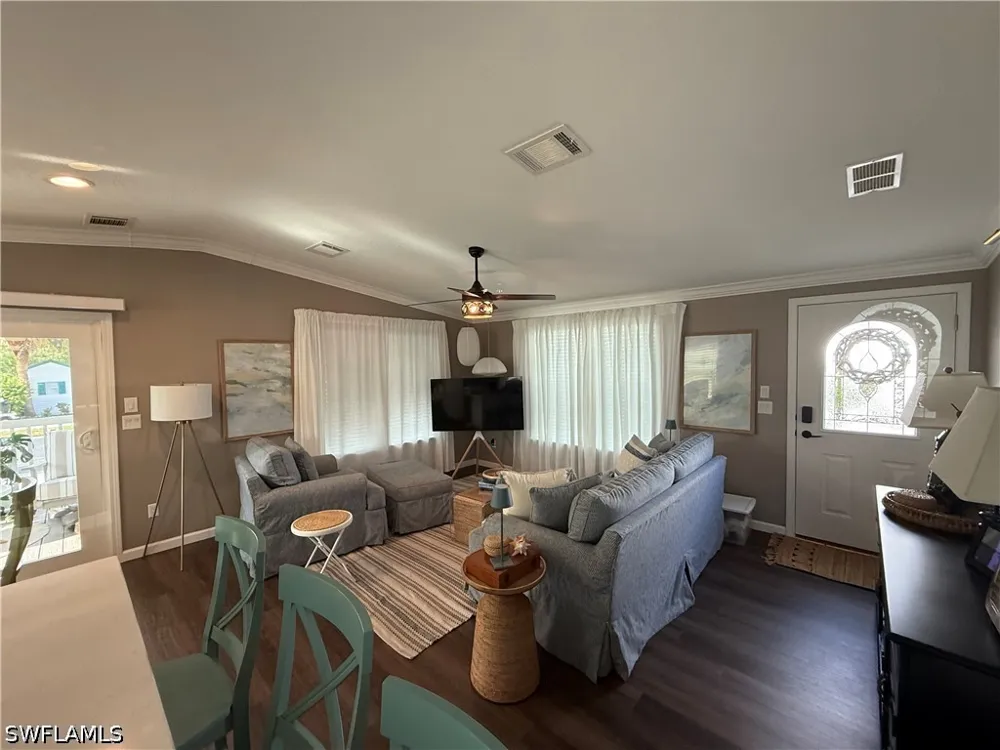 Diamond Lake Circle Naples, FL 34114