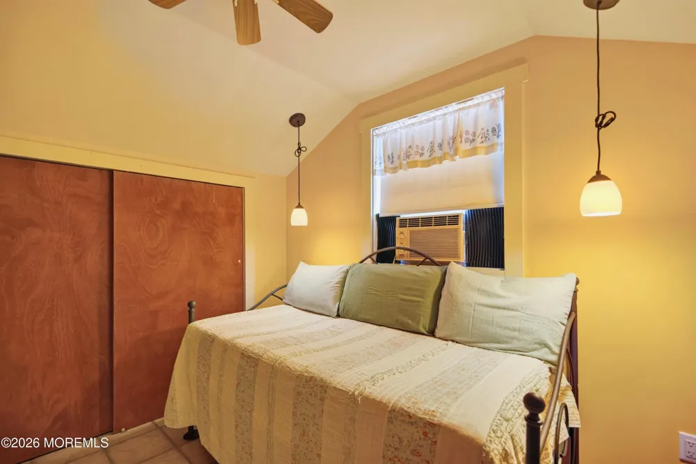 5 E 17th Street Long Beach, NJ 08008