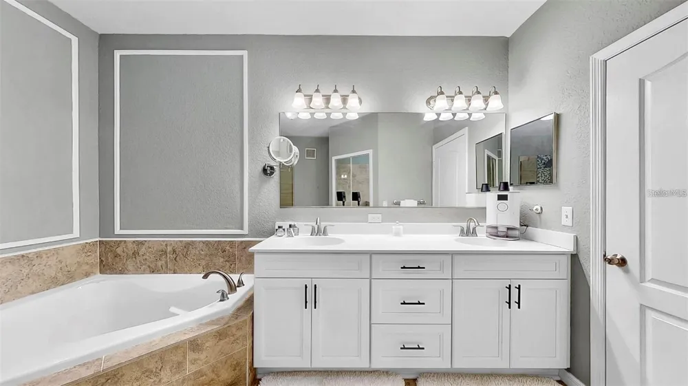 2773 VIA CIPRIANI #1330B Clearwater, FL 33764