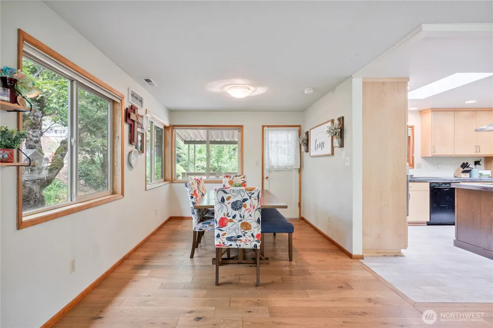 2337 W Hills Drive Longview, WA 98632