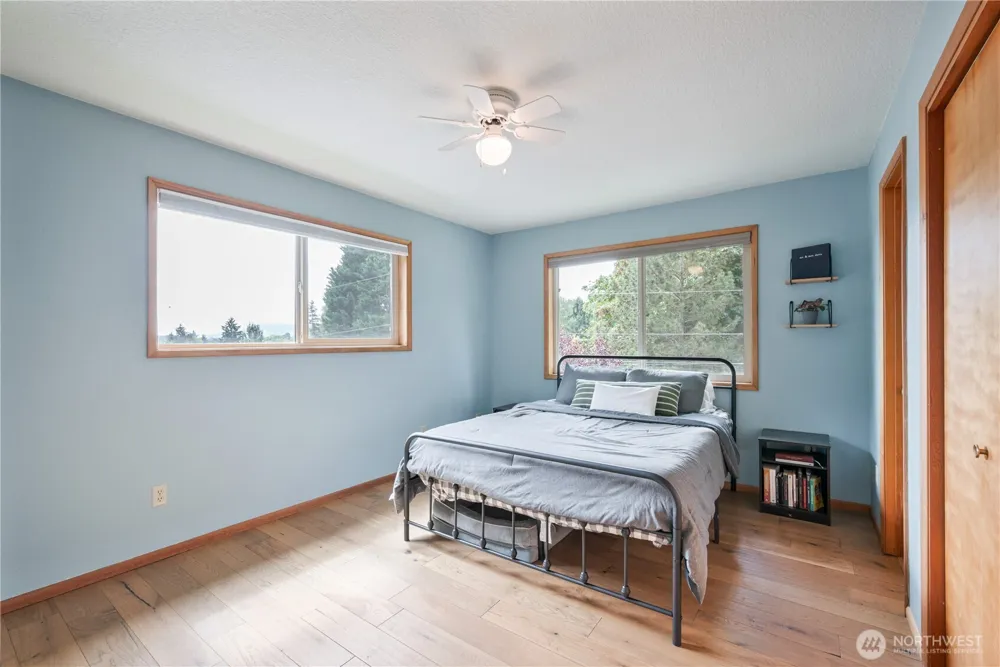 2337 W Hills Drive Longview, WA 98632