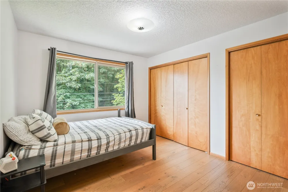 2337 W Hills Drive Longview, WA 98632