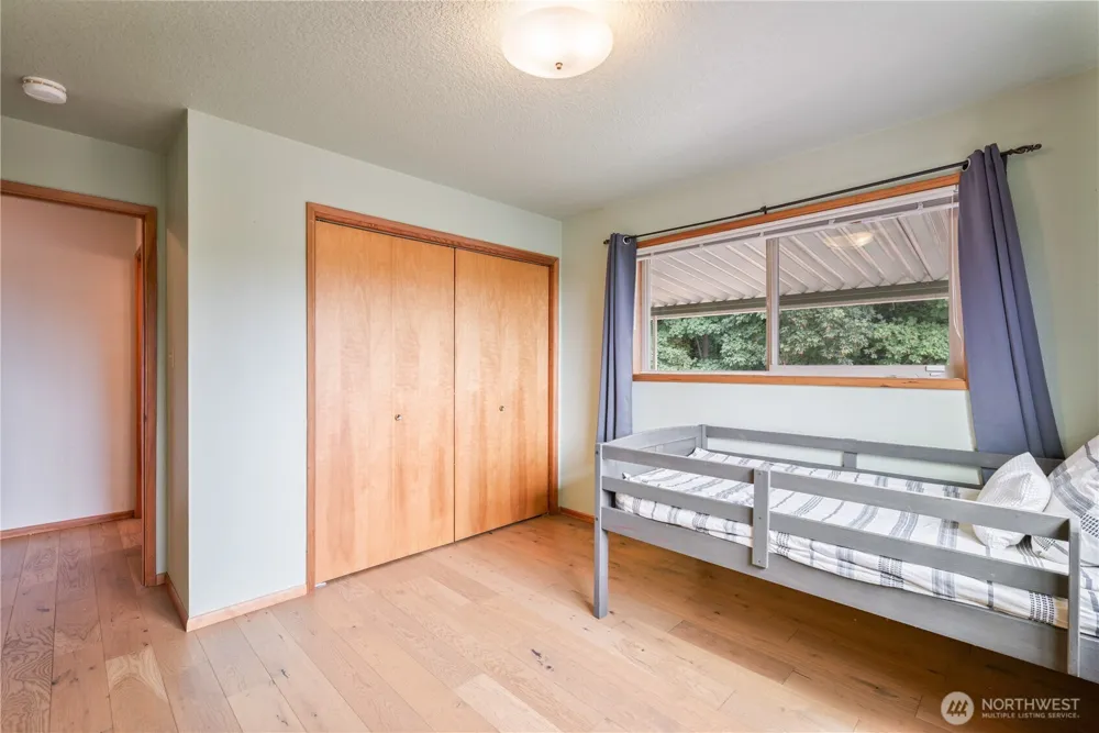 2337 W Hills Drive Longview, WA 98632