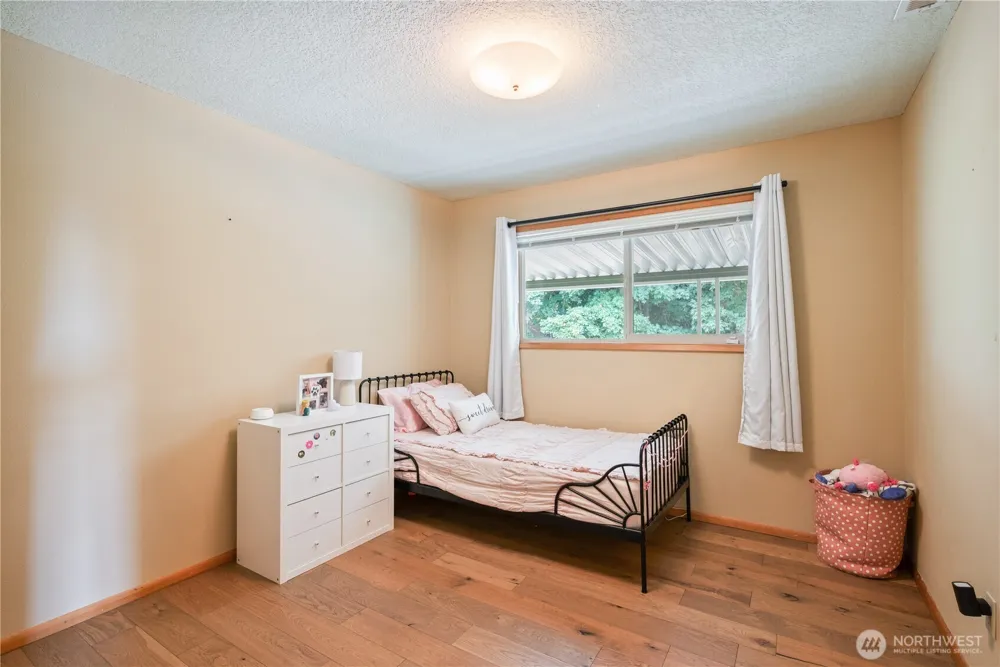 2337 W Hills Drive Longview, WA 98632