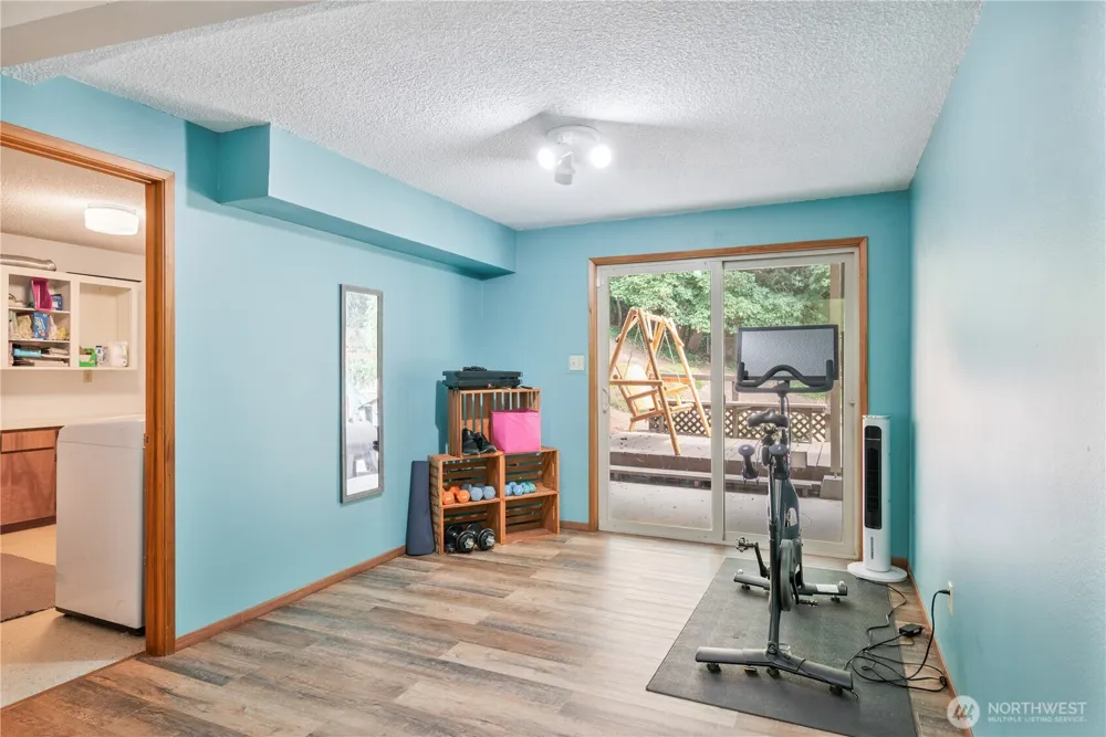 2337 W Hills Drive Longview, WA 98632