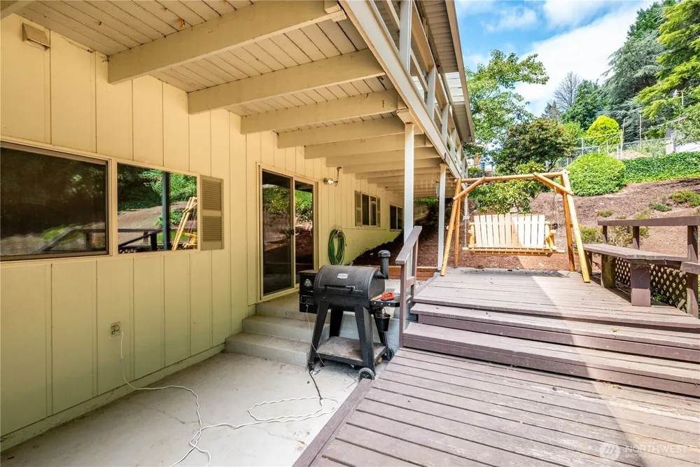 2337 W Hills Drive Longview, WA 98632
