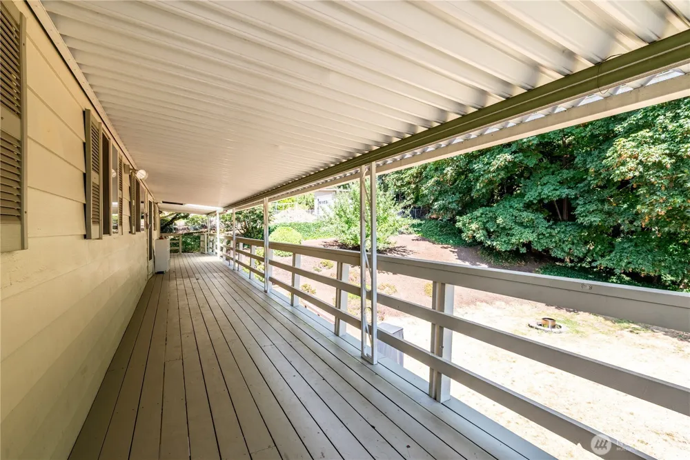 2337 W Hills Drive Longview, WA 98632