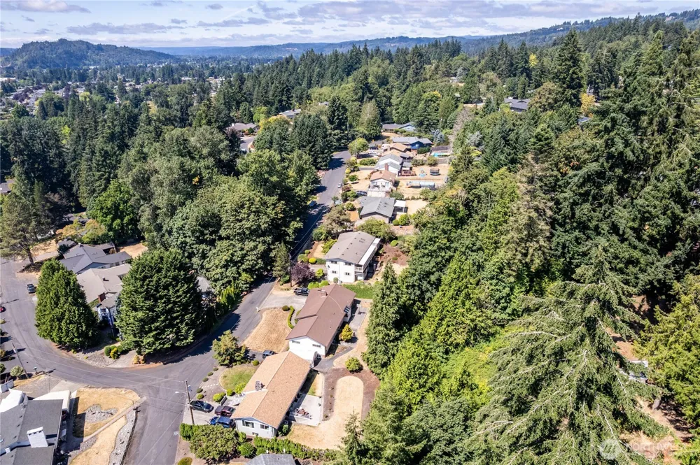 2337 W Hills Drive Longview, WA 98632