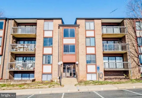 9718 KINGSBRIDGE DRIVE #204