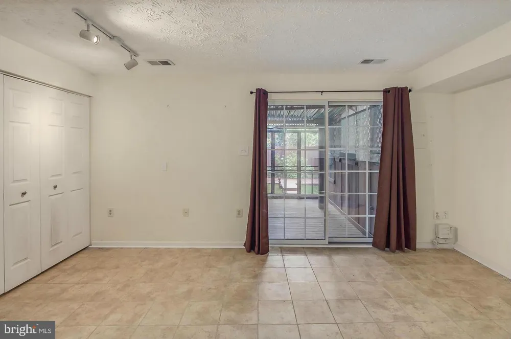 44102 TIPPECANOE TERRACE Ashburn, VA 20147