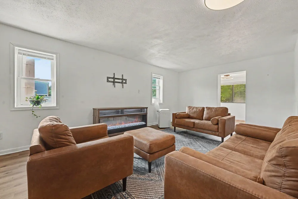 137 Main Street Plainwell, MI 49080
