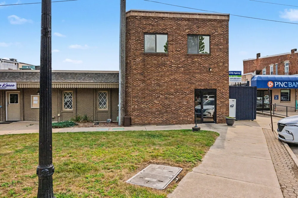 137 Main Street Plainwell, MI 49080