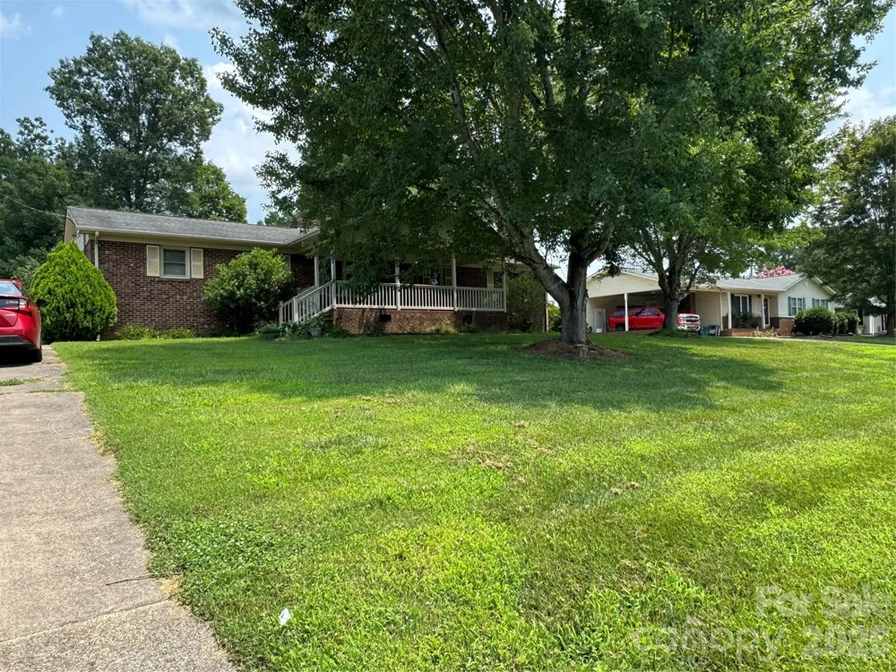 804 Lauras Lane Albemarle, NC 28001