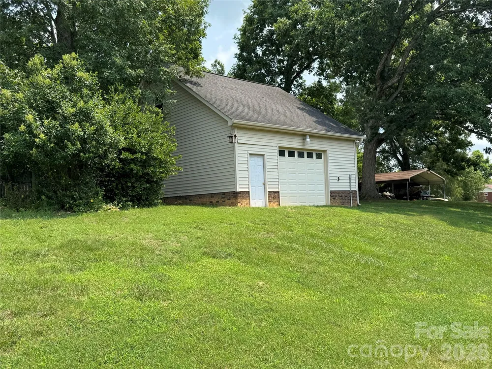 804 Lauras Lane Albemarle, NC 28001