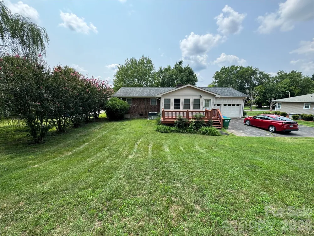 804 Lauras Lane Albemarle, NC 28001
