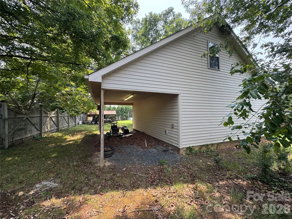 804 Lauras Lane Albemarle, NC 28001