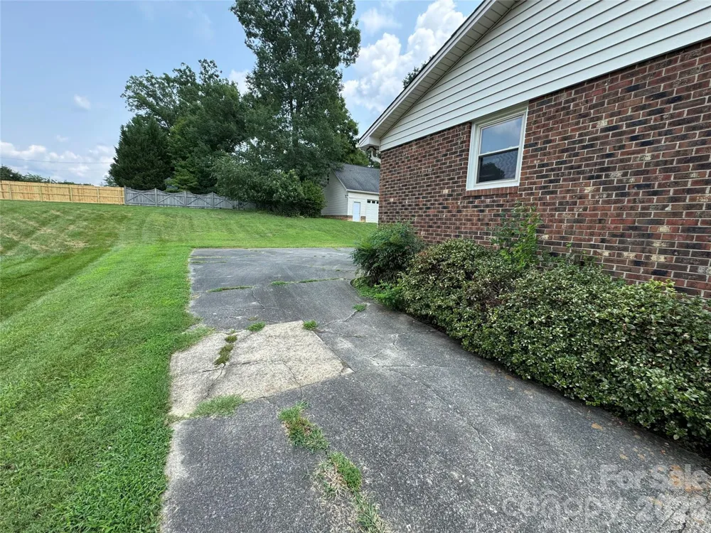 804 Lauras Lane Albemarle, NC 28001