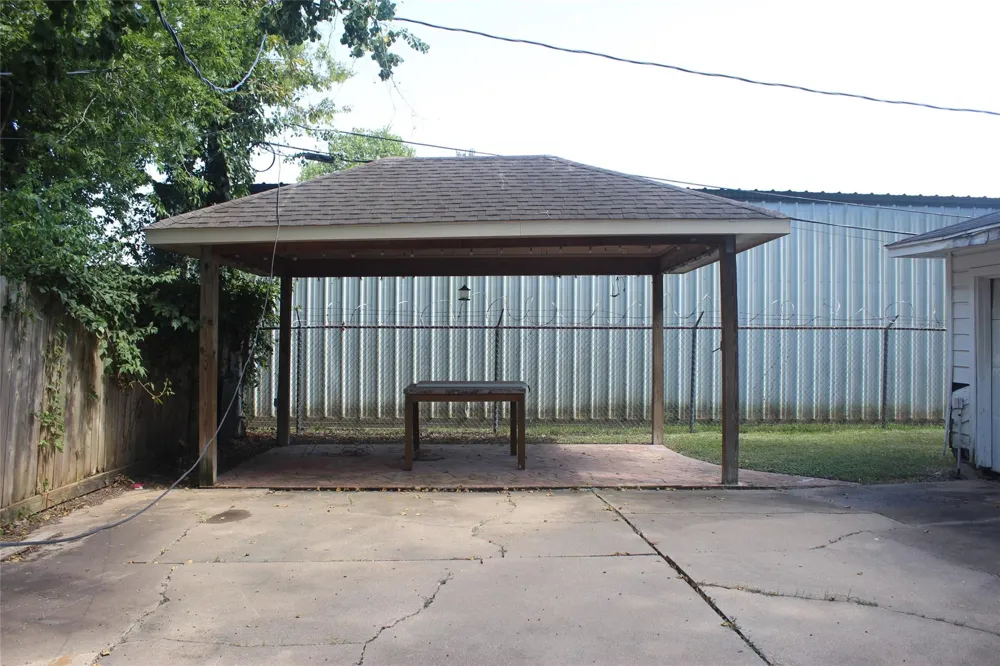 520 Westside Court Pasadena, TX 77502