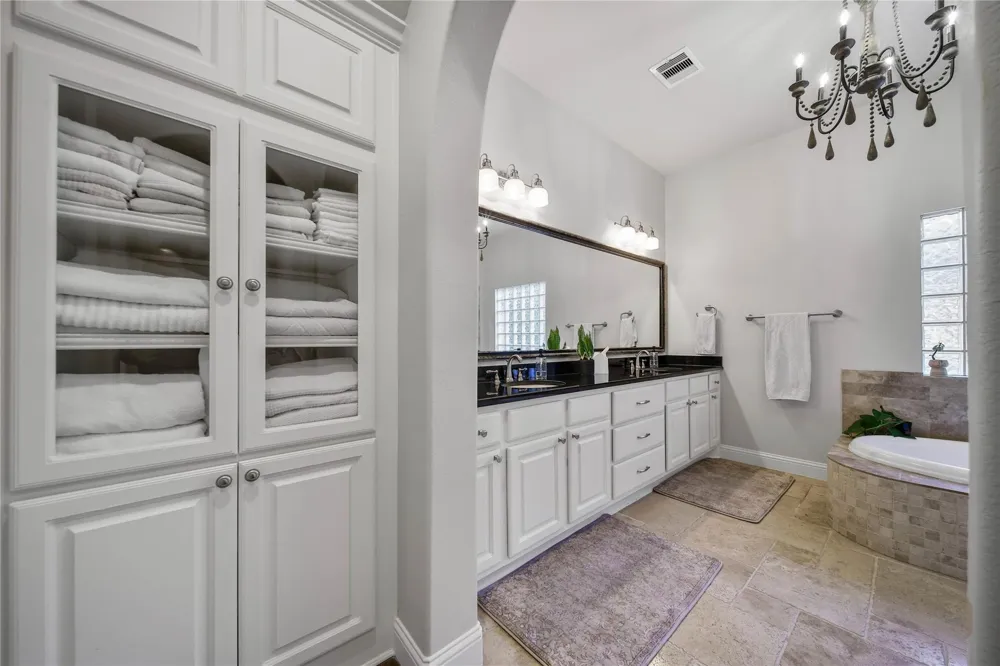 107 Berwick Lane Montgomery, TX 77316