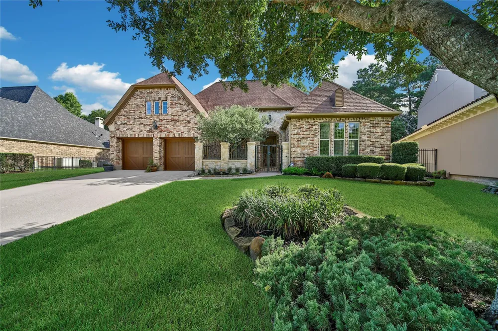 107 Berwick Lane Montgomery, TX 77316