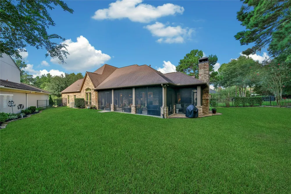 107 Berwick Lane Montgomery, TX 77316