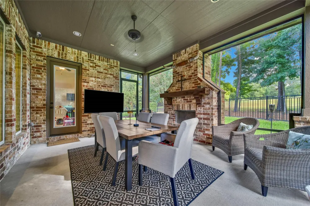 107 Berwick Lane Montgomery, TX 77316