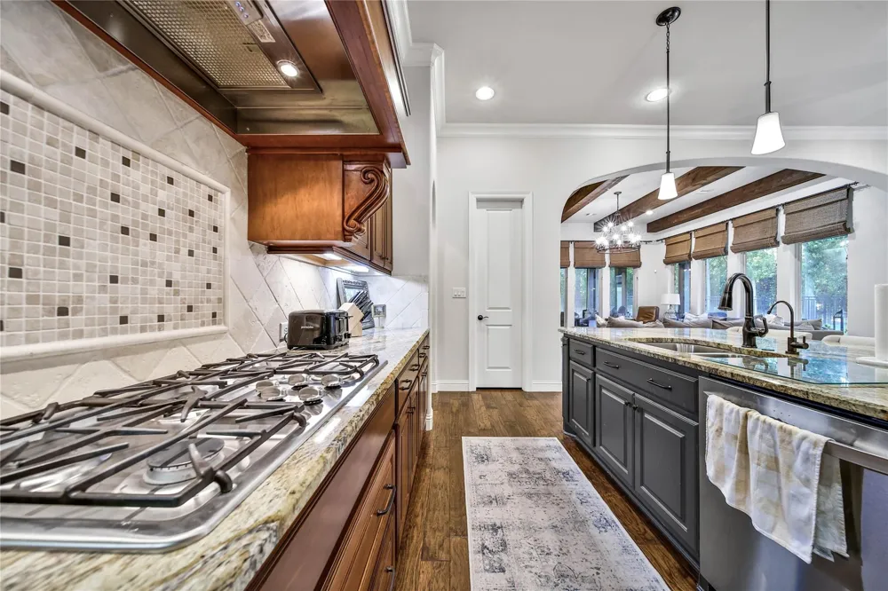 107 Berwick Lane Montgomery, TX 77316
