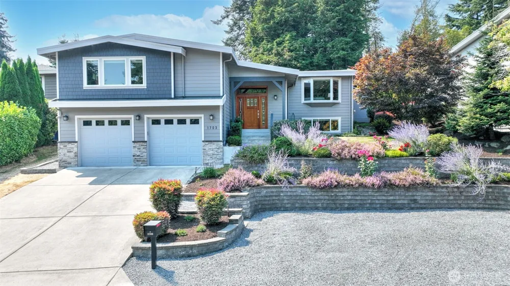 1703 128th Avenue SE Bellevue, WA 98005
