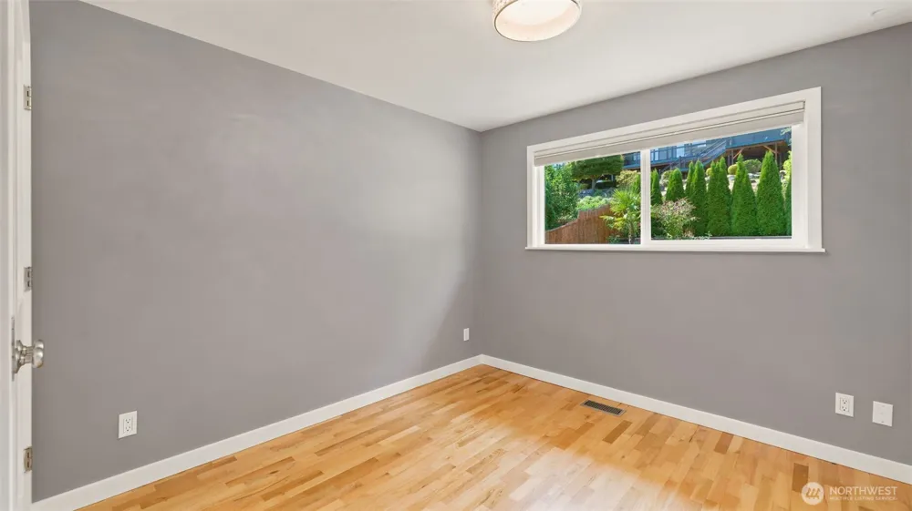 1703 128th Avenue SE Bellevue, WA 98005