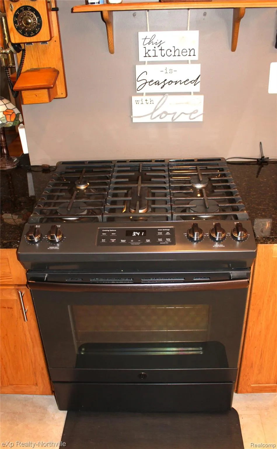 6787 Robinson Avenue Allen Park City, MI 48101