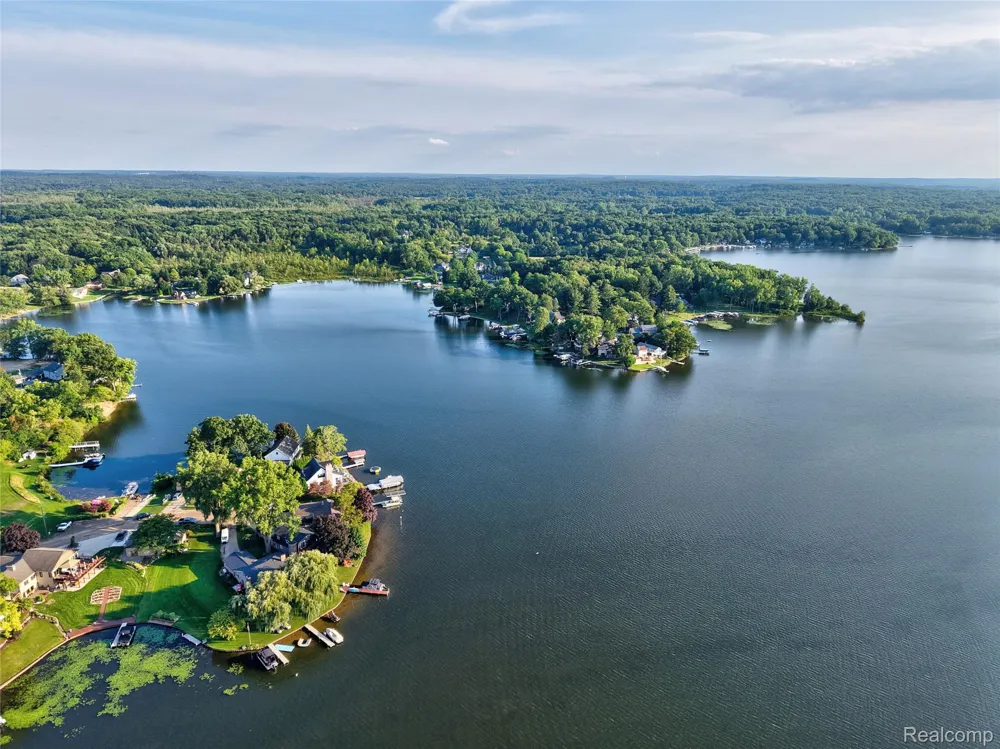 6220 Wertz Springfield Charter Township, MI 48350