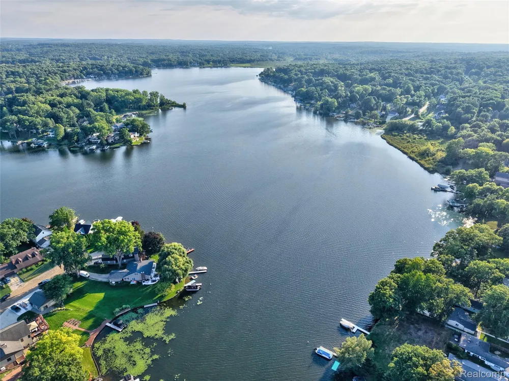 6220 Wertz Springfield Charter Township, MI 48350