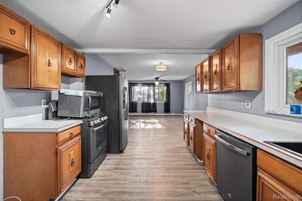 6220 Wertz Springfield Charter Township, MI 48350