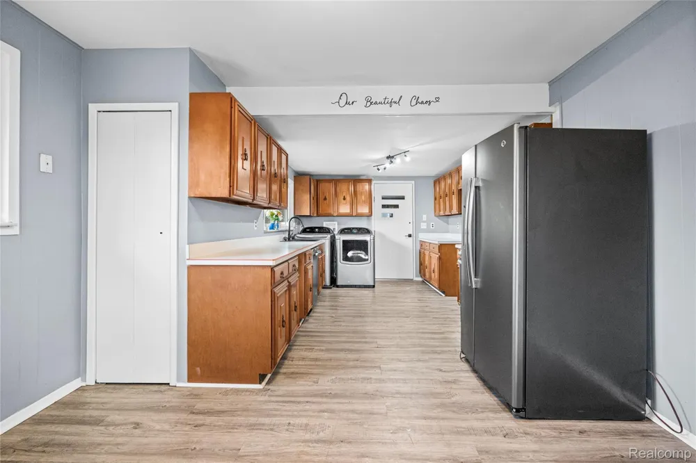 6220 Wertz Springfield Charter Township, MI 48350