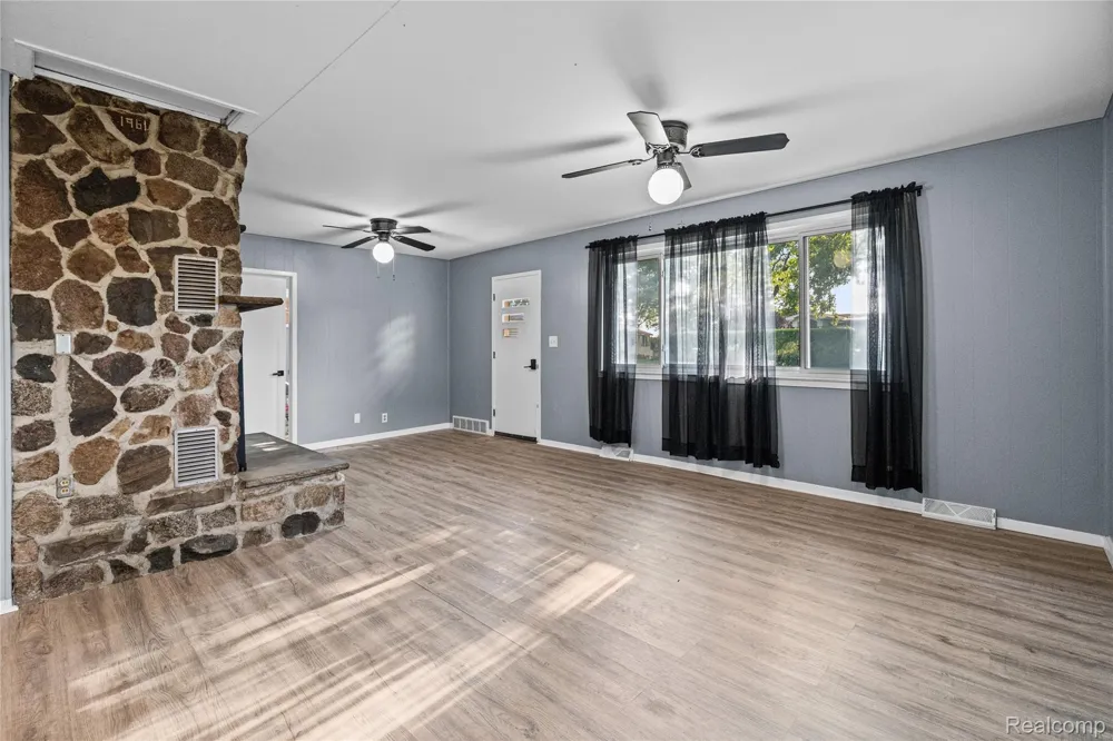 6220 Wertz Springfield Charter Township, MI 48350