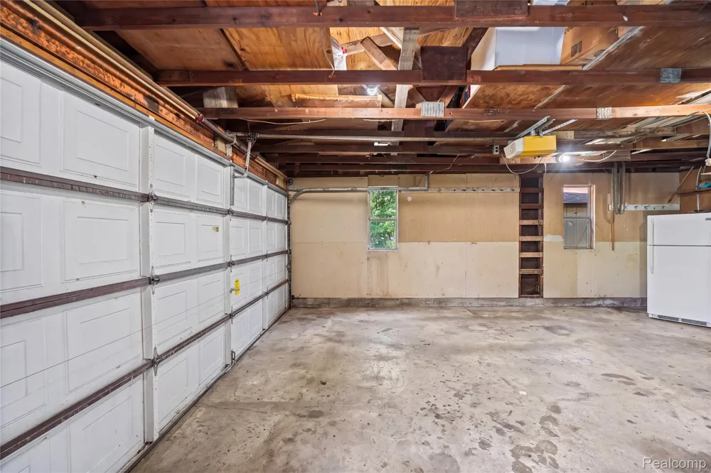6220 Wertz Springfield Charter Township, MI 48350