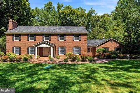 1151 THOMPSON COURT