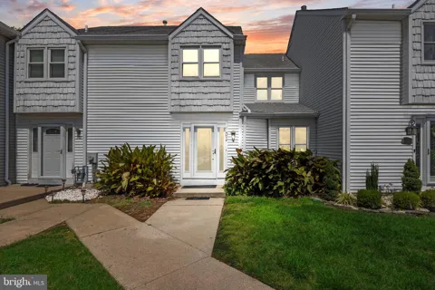 102 SUBURBAN BOULEVARD