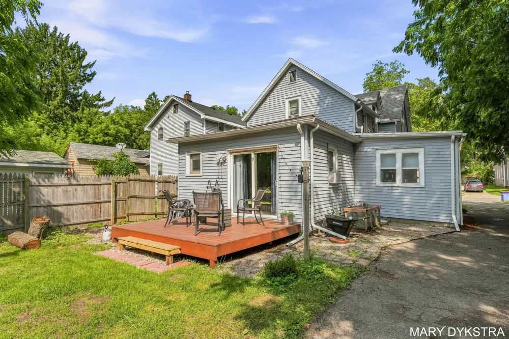 823 Prospect Avenue NE Grand Rapids, MI 49503